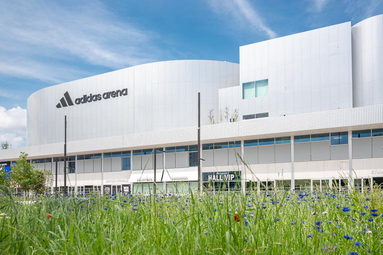 L’adidas arena fait la part belle aux matériaux recyclés, biosourcés et décarbonés. [©ACPresse]