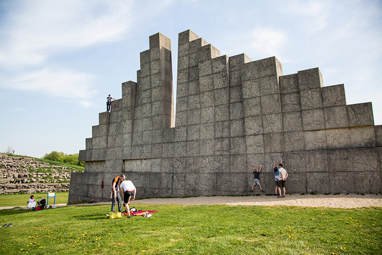 Il y a aussi un mur d’escalade, qui se compose de pas moins de 178 blocs de béton, mesurant chacun 1,20 m x 1,20 m. [©Parc de Spaarnwoude]