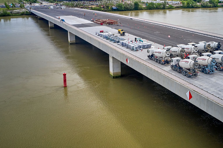 Le pont Simone Veil permet de relier les communes de Bègles, de Bordeaux et de Floirac. [©Anaïs Dupuy-Moreau/Atelier Caumes/Lafarge]