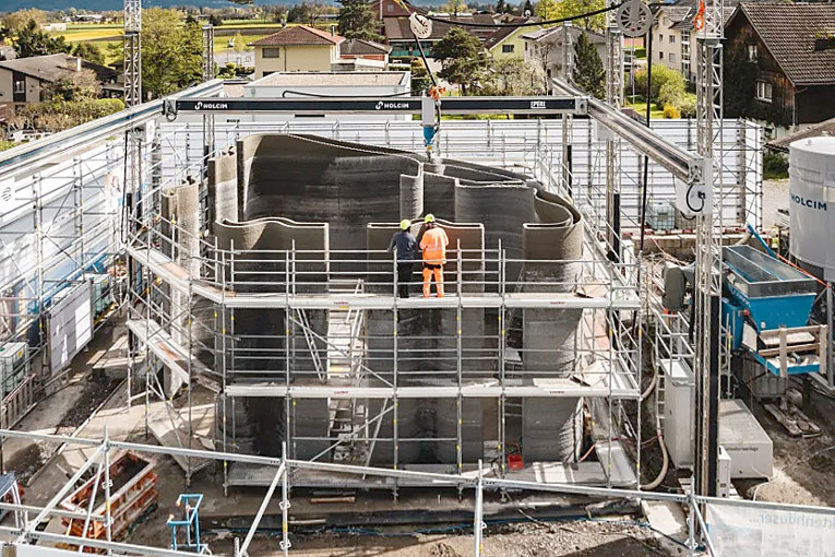 Holcim Suisse, avec l’aide de Peri 3D Construction, a achevé les murs de 6,20 m de haut en seulement 55 h. [©Holcim]