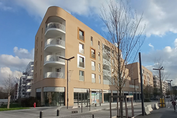 A Châtenay-Malabry, la construction de l’écoquartier LaVallée a nécessité 15 000 t de granulats recyclés pour la production de 40 000 m3 de béton. [©Sika]