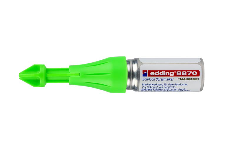 Le nouveau spray de craie Edding 8870 pulvérise de la craie verte pour faciliter le marquage. [©Edding].