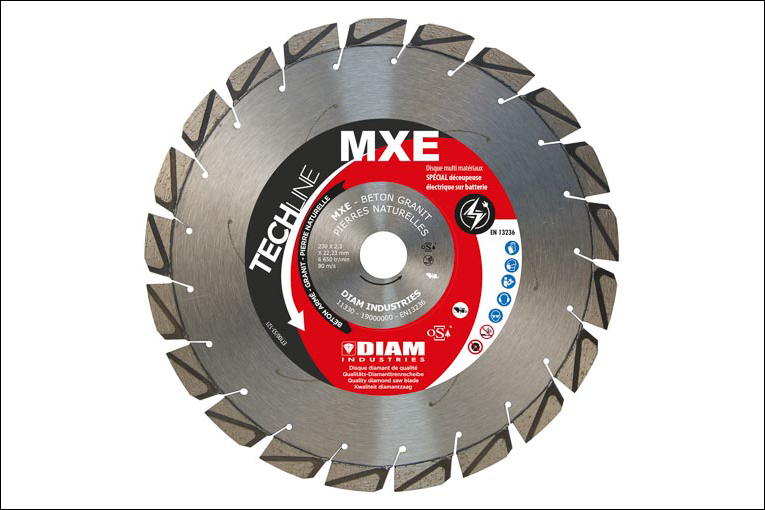 Le disque diamant STX de Diam Industries a été conçu pour découper du béton, du béton armé, de la pierre de bordure et du granite. [©Diam Industries].