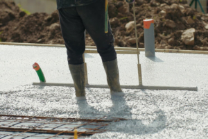 Un des premiers chantiers Trecobat à voir l'utilisation des ciments bas carbone Hoffmann Green. [©Trecobat]