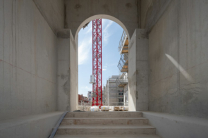 Le béton à empreinte carbone réduite devient la norme sur les chantiers. Projet So’Art, à Serris (77). [©ACPresse]