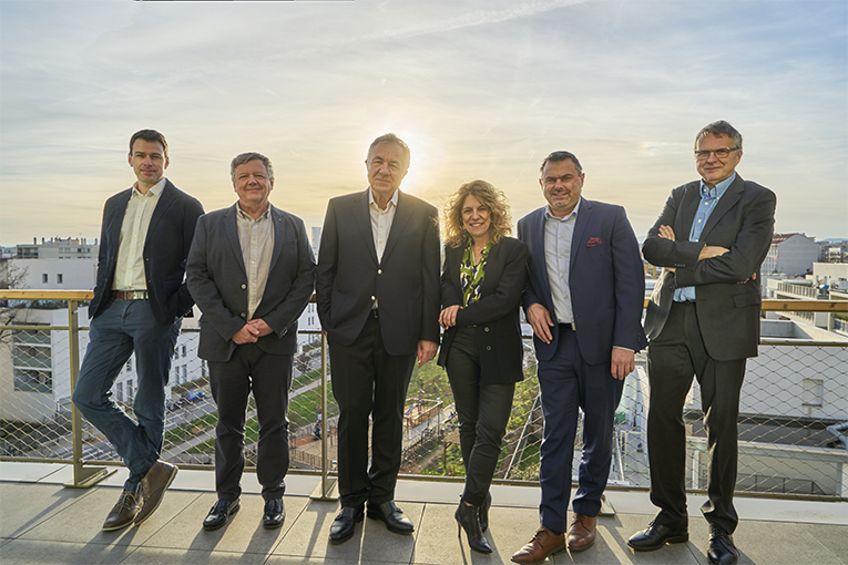 De gauche à droite : Nicolas Lelorrain, directeur des projets, Philippe Deigat, directeur de l’ingénierie, Georges Sontag, président, Murielle Mahe, directrice administrative et financière, Damien Michel, directeur général, et Eric Foussat, directeur technique et process. [©Chovet]