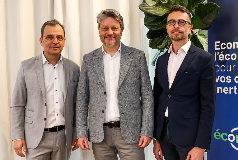 De gauche à droite : Michel André, président d’Ecominéro, François Demeure dit Latte, directeur général, et Mathieu Hiblot, directeur délégué. [©Ecominéro]