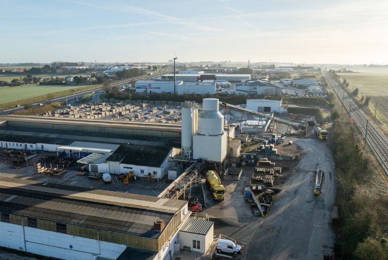 Vue aérienne de l’usine KP1 de Rots. [©Studio 911/Damien Aubin]